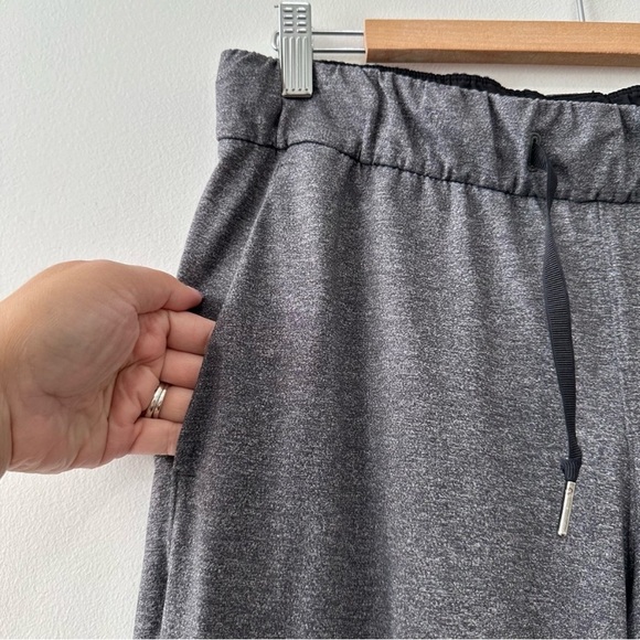 Lululemon On The Fly Pant 27” Charcoal Grey Luxtreme Sz 8 - Picture 6 of 9